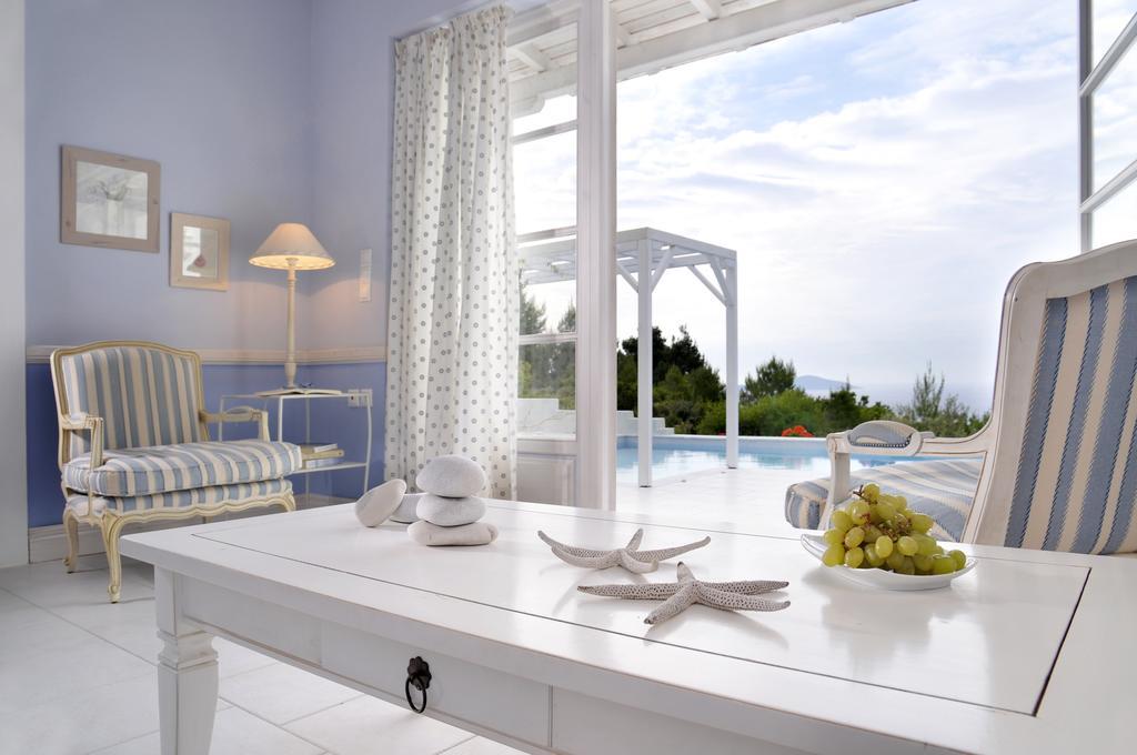 Anemolia Villas With Private Pools Near The Most Beautiful Beaches Of Alonissos Isomata Exterior photo