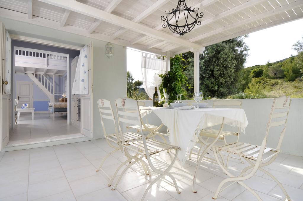 Anemolia Villas With Private Pools Near The Most Beautiful Beaches Of Alonissos Isomata Exterior photo