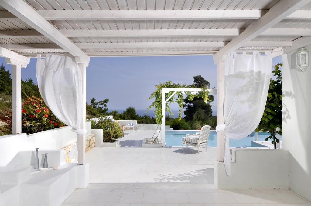 Anemolia Villas With Private Pools Near The Most Beautiful Beaches Of Alonissos Isomata Exterior photo