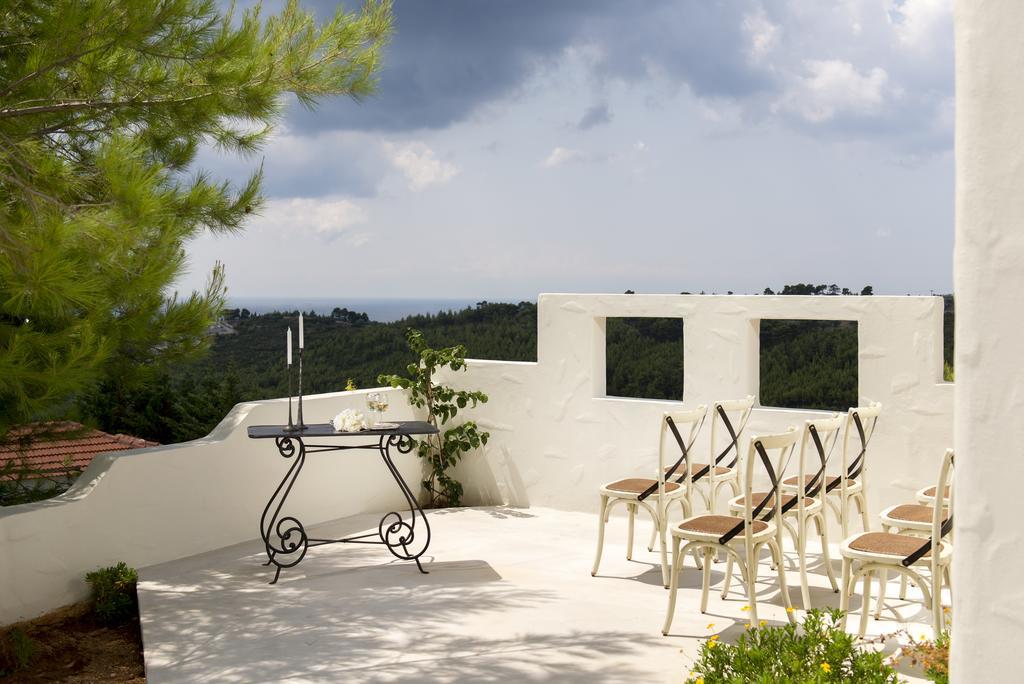 Anemolia Villas With Private Pools Near The Most Beautiful Beaches Of Alonissos Isomata Exterior photo